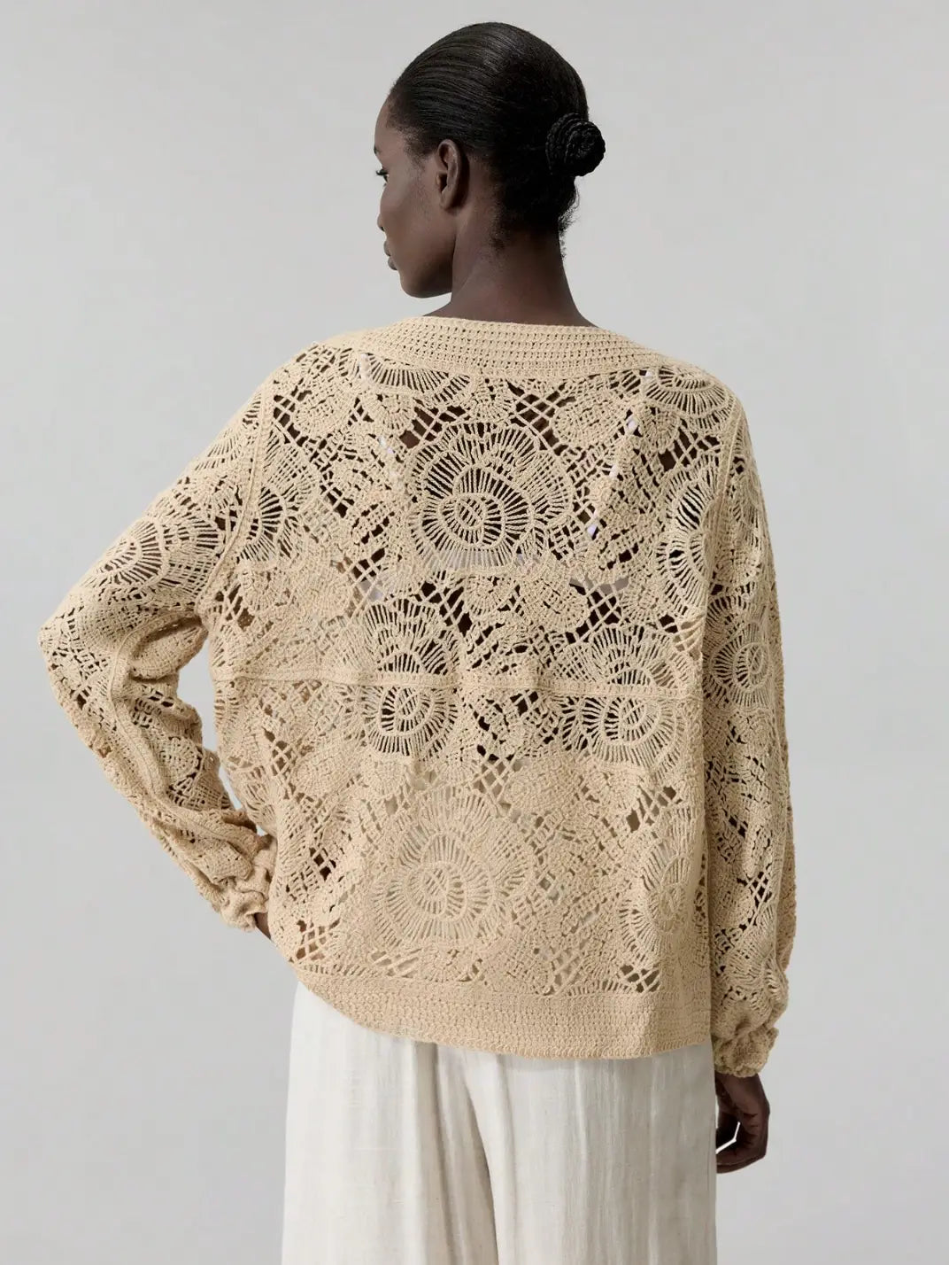 Cardigan Feminio Crochê Floral Caqui - EstiloE, Cardigan Feminino, Cardigan de Crochê, Casaco de Crochê, Crochê Vazado, Cardigan Damasco, Cardigan Elegante, Cardigan Artesanal, Cardigan Meia Estação, Casaco Leve, Tricô Feminino, Blusa Croche, Cardigan Caqui, Casaquinho de Trico, Casaquinho de Croche