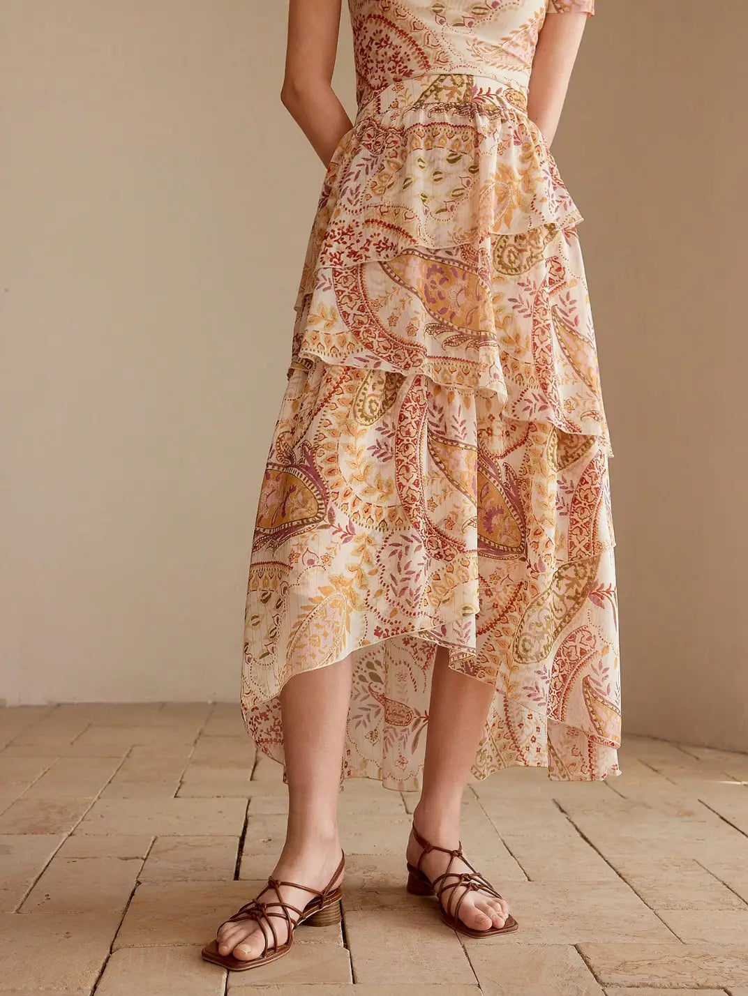 Saia Midi Babados Assimétricos Paisley - EstiloE, Saia Longa, Saia Chiffon, Saia Feminina, Saia Casual, Saia Franzida, Saia Midi Estampada, Saia com Babados, Saia Assimétrica, Saia Midi, Saia Estampada