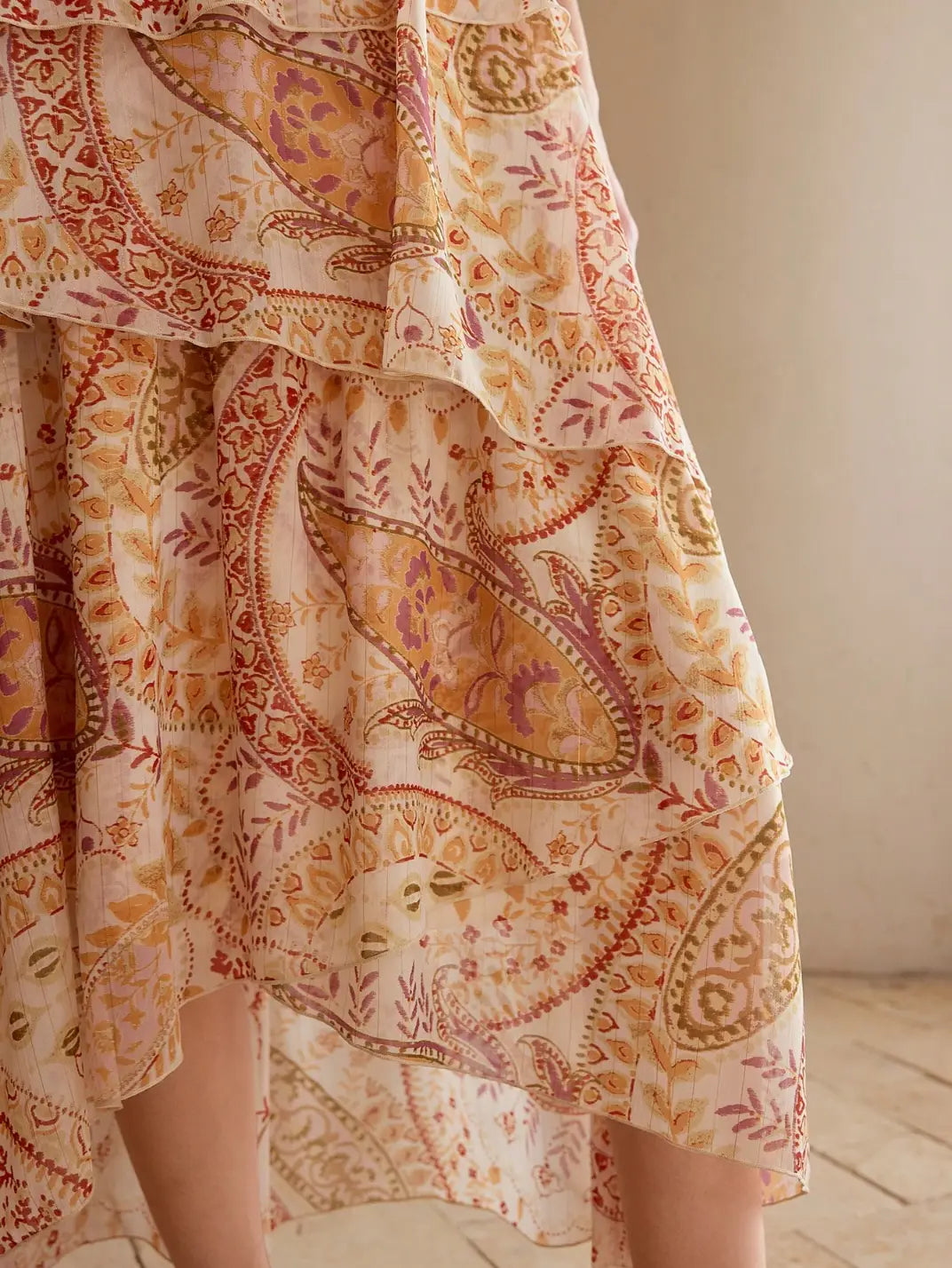 Saia Midi Babados Assimétricos Paisley - EstiloE, Saia Longa, Saia Chiffon, Saia Feminina, Saia Casual, Saia Franzida, Saia Midi Estampada, Saia com Babados, Saia Assimétrica, Saia Midi, Saia Estampada