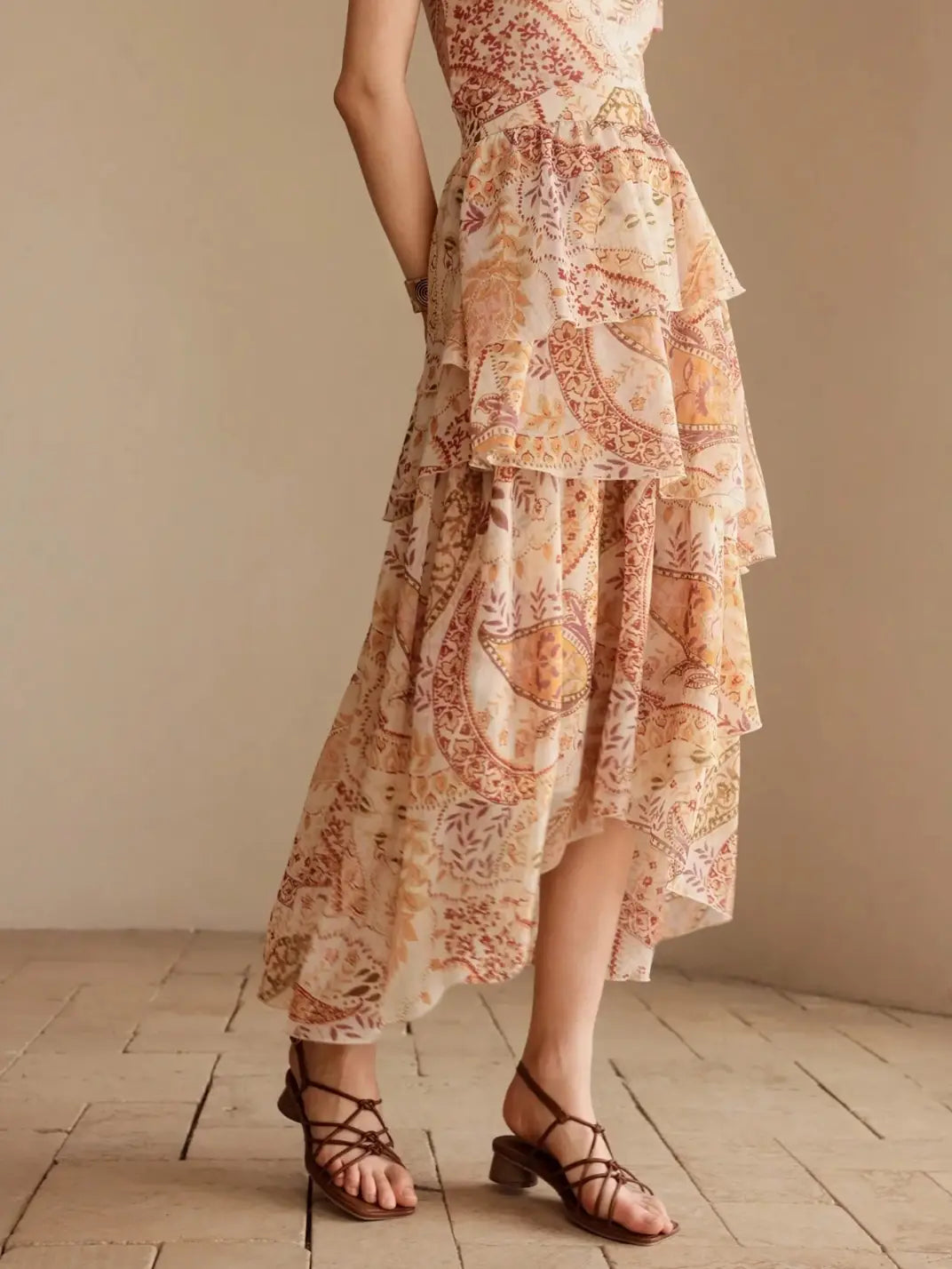 Saia Midi Babados Assimétricos Paisley - EstiloE, Saia Longa, Saia Chiffon, Saia Feminina, Saia Casual, Saia Franzida, Saia Midi Estampada, Saia com Babados, Saia Assimétrica, Saia Midi, Saia Estampada