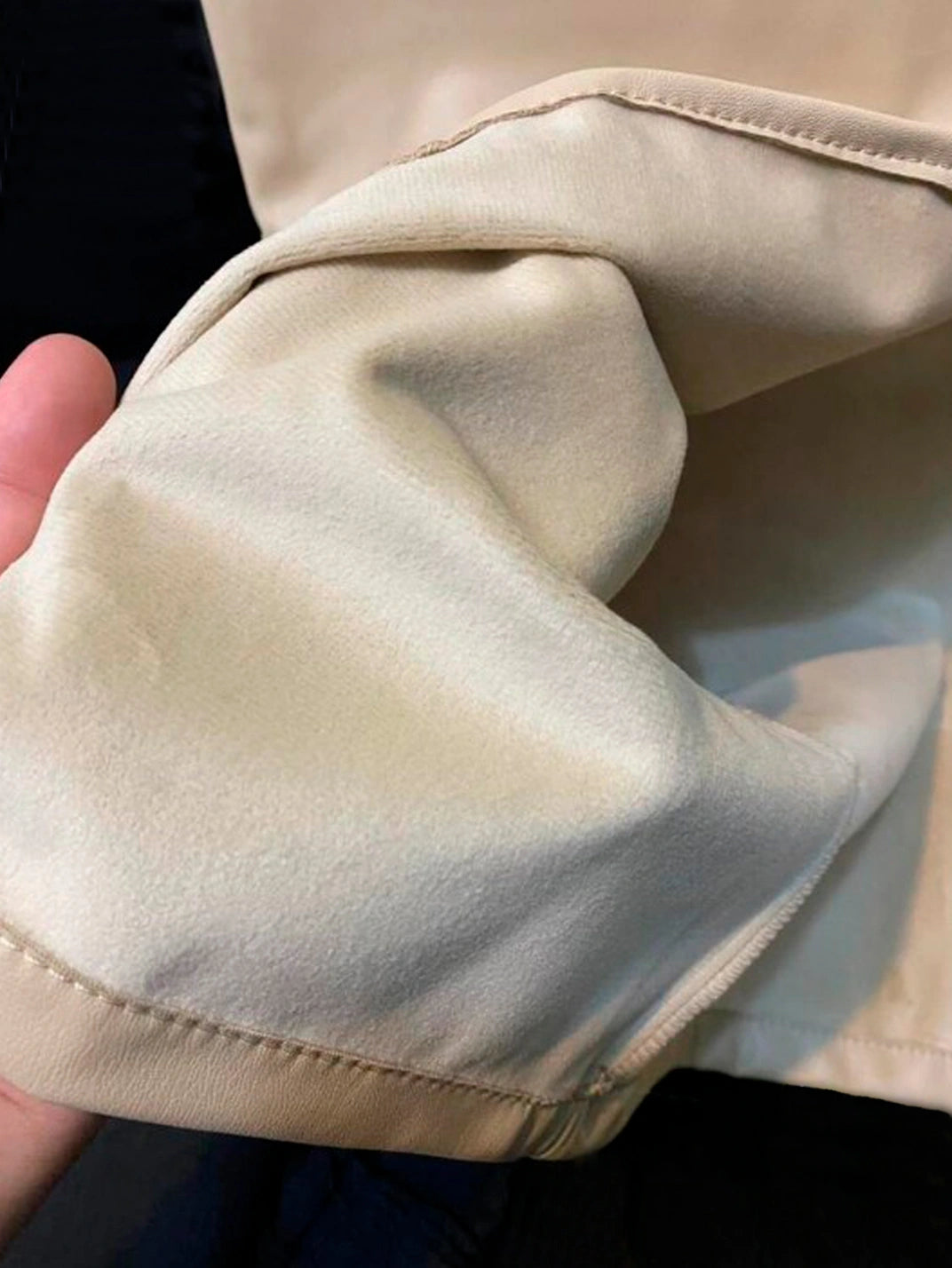 Saia Midi Couro Eco Lápis Fenda Bege EstiloE, Saia Midi de Couro Eco, Saia Midi, Saia Couro Eco, Saia Feminina, Saia com Fenda, Saia Casual, Saia Couro Eco Natural, Saia Bege, Saia Lápis