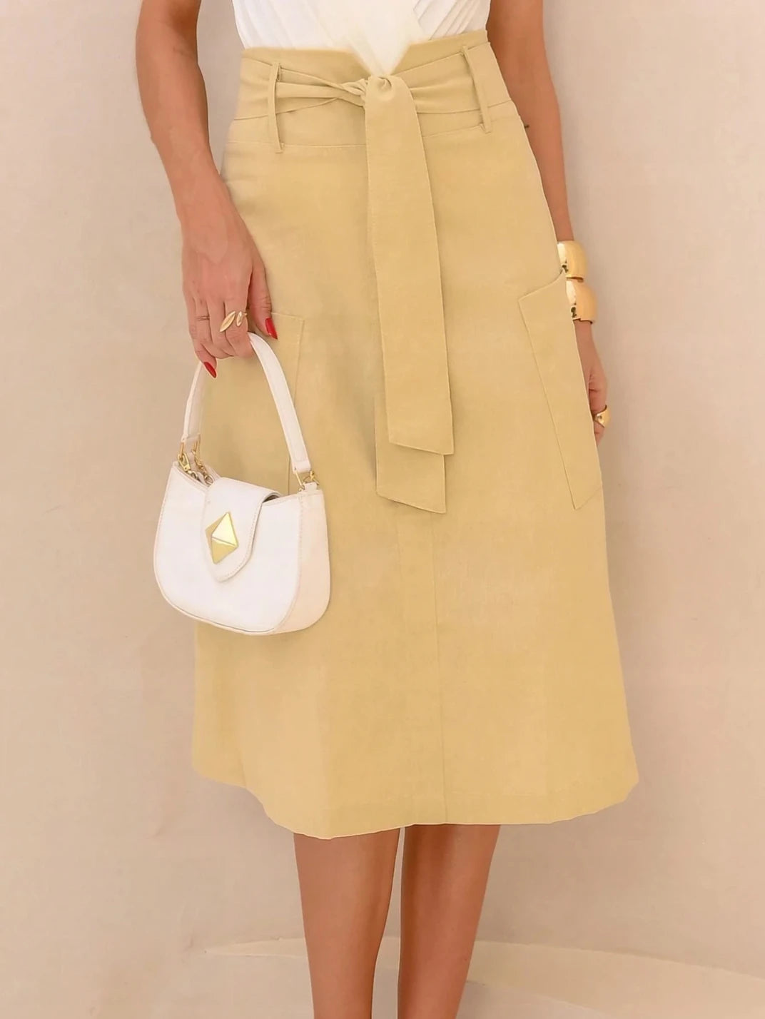 Saia Midi Linho Evasê Bolsos e Cinto Creme EstiloE, Saia Midi, Saia Linho, Saia Feminina, Saia Casual, Saia Soltinha, Saia com Bolso, Saia Evasê, Saia Midi Linho Creme