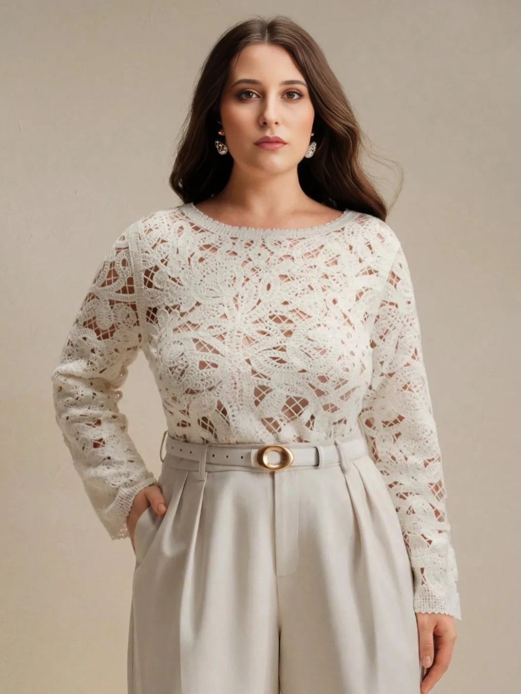 Suéter Feminino Crochê Vazado Plus - EstiloE, Suéter Feminino Plus , Suéter Crochê Plus , Suéter Vazado, Blusa de Crochê Plus, Crochê Vazado, Suéter Off-White, Suéter Elegante Plus, Suéter Artesanal, Suéter Meia Estação Plus, Suéter Leve, Tricô Feminino Plus, Blusa Croche Plus, Suéter Marfim, Suéter Plus Size, Suéter Tamanhos Grandes