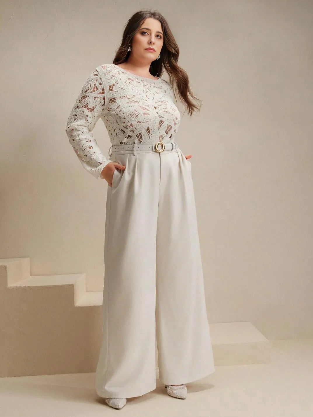 Suéter Feminino Crochê Vazado Plus - EstiloE, Suéter Feminino Plus , Suéter Crochê Plus , Suéter Vazado, Blusa de Crochê Plus, Crochê Vazado, Suéter Off-White, Suéter Elegante Plus, Suéter Artesanal, Suéter Meia Estação Plus, Suéter Leve, Tricô Feminino Plus, Blusa Croche Plus, Suéter Marfim, Suéter Plus Size, Suéter Tamanhos Grandes
