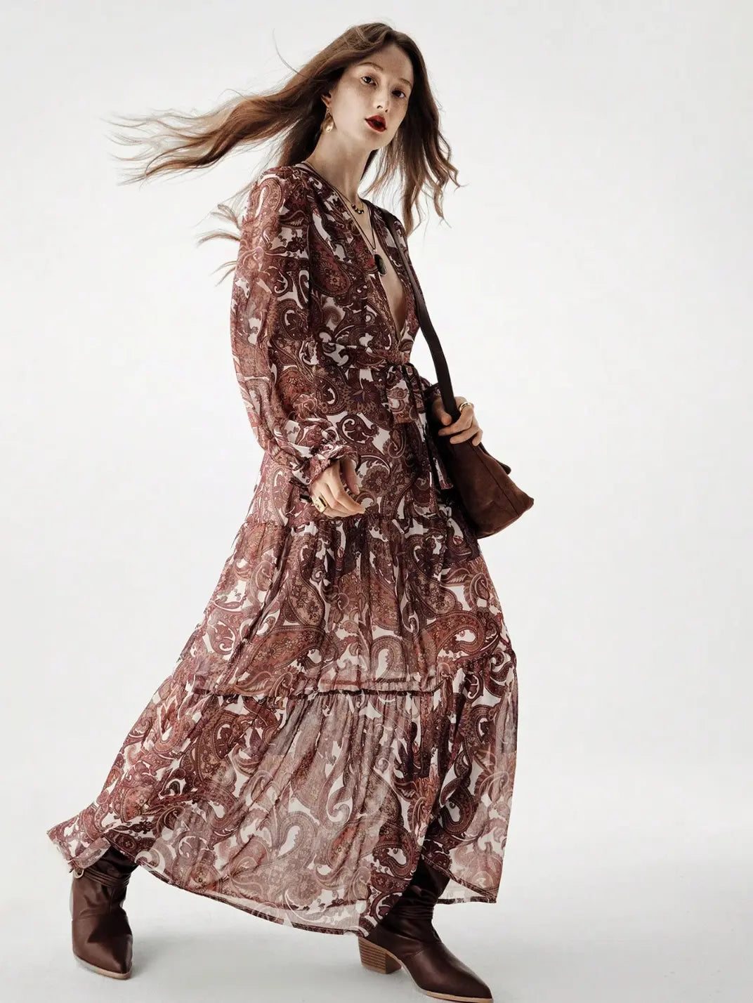 Vestido Longo Franzido Manga Longa Estampado - EstiloE, Vestido Manga Longa Bufante, Vestido Longo, Vestido Manga Longa, Vestido Boho, Vestido Elegante, Vestido Casual, Vestido Chiffon, Vestido Estampa Paislay, Vestido Boho Chic, Vestido Estampado Marrom