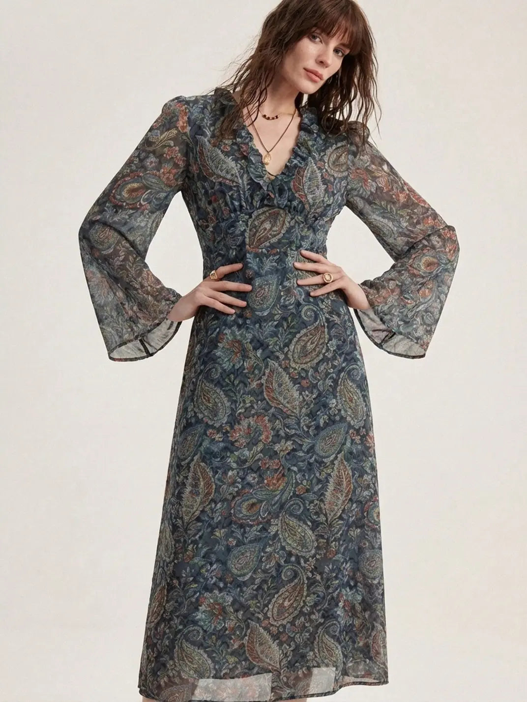 Vestido Midi Manga Longa Flare Estampa Azul - EstiloE, Vestido Manga Longa Flare, Vestido Midi, Vestido Manga Longa, Vestido Casual, Vestido Elegante, Vestido Longo, Vestido Chiffon, Vestido Estampa Azul, Vestido Estampado, Vestido Ajustado, Vestido Estampa Azul Petróleo