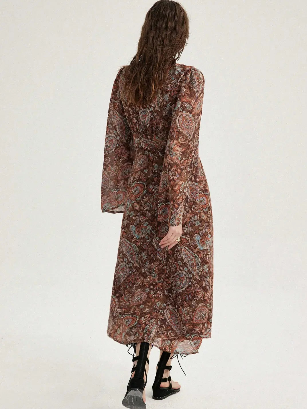 Vestido Midi Manga Longa Flare Estampa Marrom - EstiloE, Vestido Manga Longa Flare, Vestido Midi, Vestido Manga Longa, Vestido Casual, Vestido Elegante, Vestido Longo, Vestido Chiffon, Vestido Estampa Marrom, Vestido Estampado, Vestido Ajustado