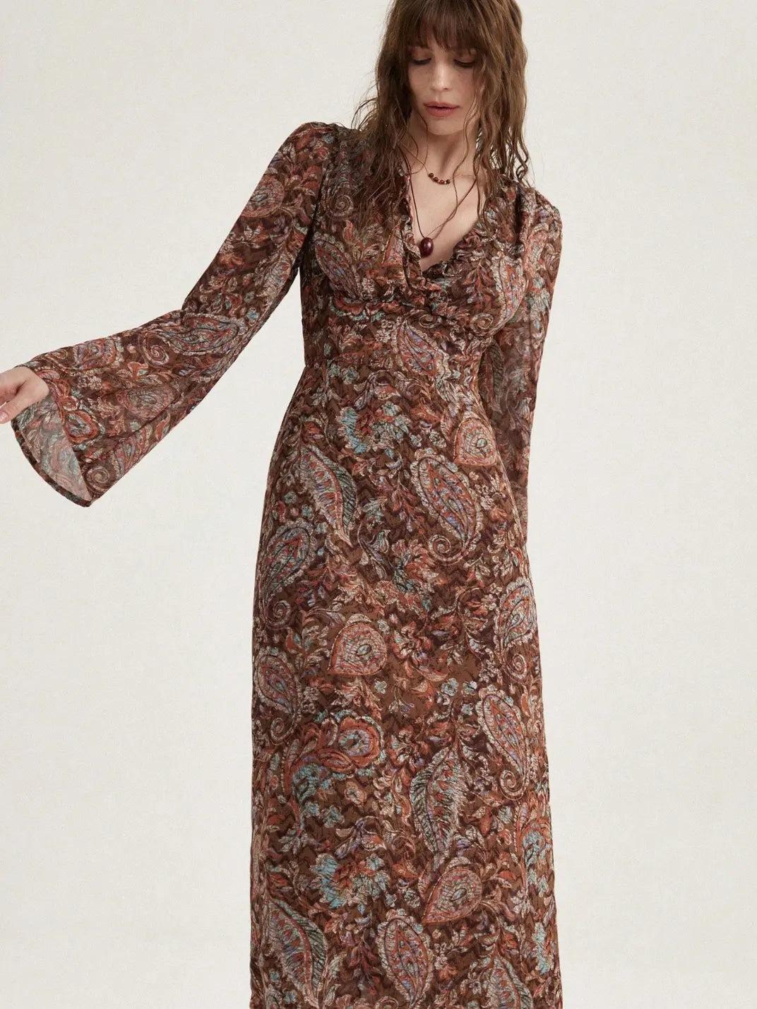 Vestido Midi Manga Longa Flare Estampa Marrom - EstiloE, Vestido Manga Longa Flare, Vestido Midi, Vestido Manga Longa, Vestido Casual, Vestido Elegante, Vestido Longo, Vestido Chiffon, Vestido Estampa Marrom, Vestido Estampado, Vestido Ajustado