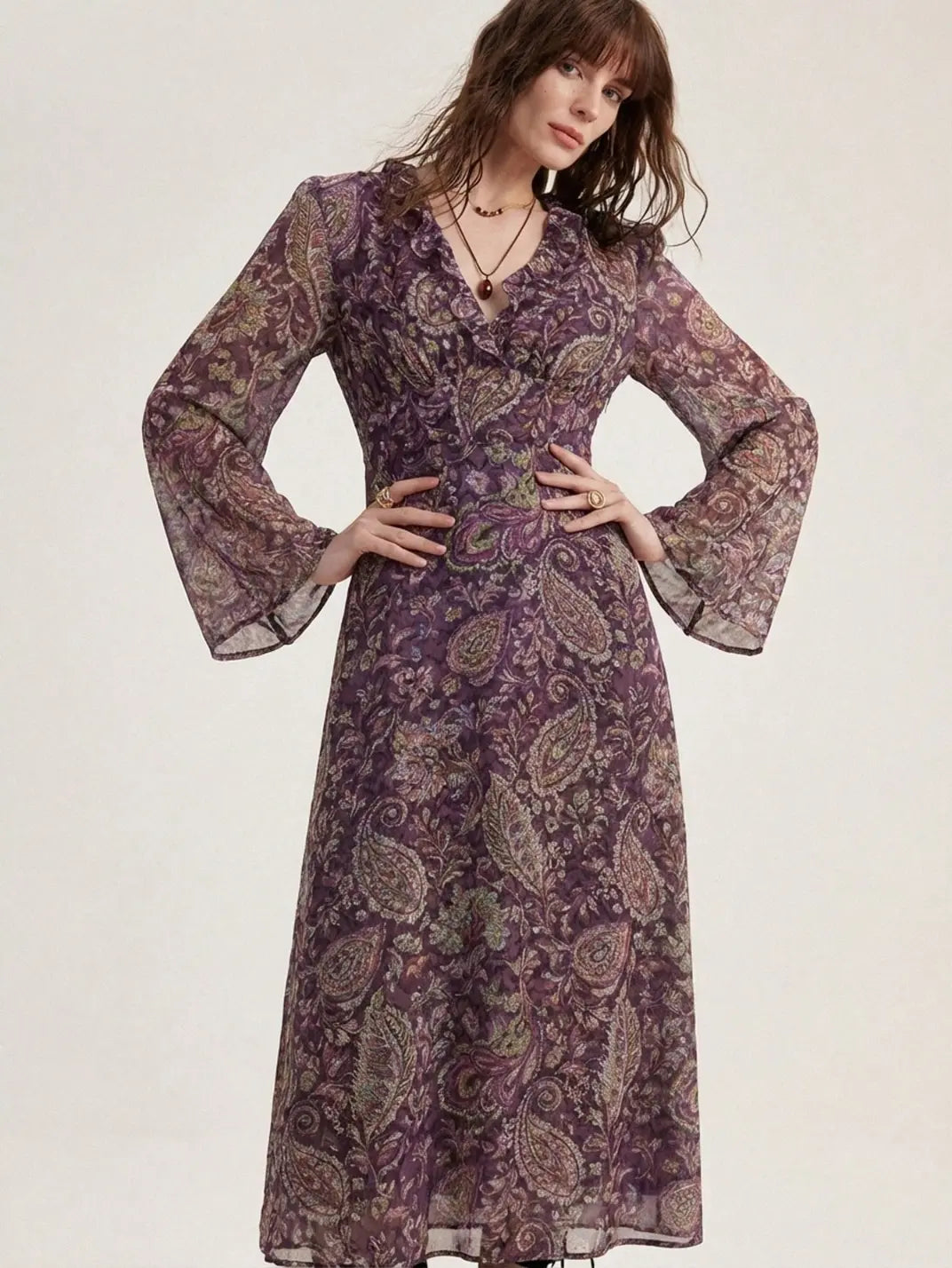 Vestido Midi Manga Longa Flare Estampa Roxo - EstiloE, Vestido Manga Longa Flare, Vestido Midi, Vestido Manga Longa, Vestido Casual, Vestido Elegante, Vestido Longo, Vestido Chiffon, Vestido Estampa Roxa, Vestido Estampado, Vestido Ajustado