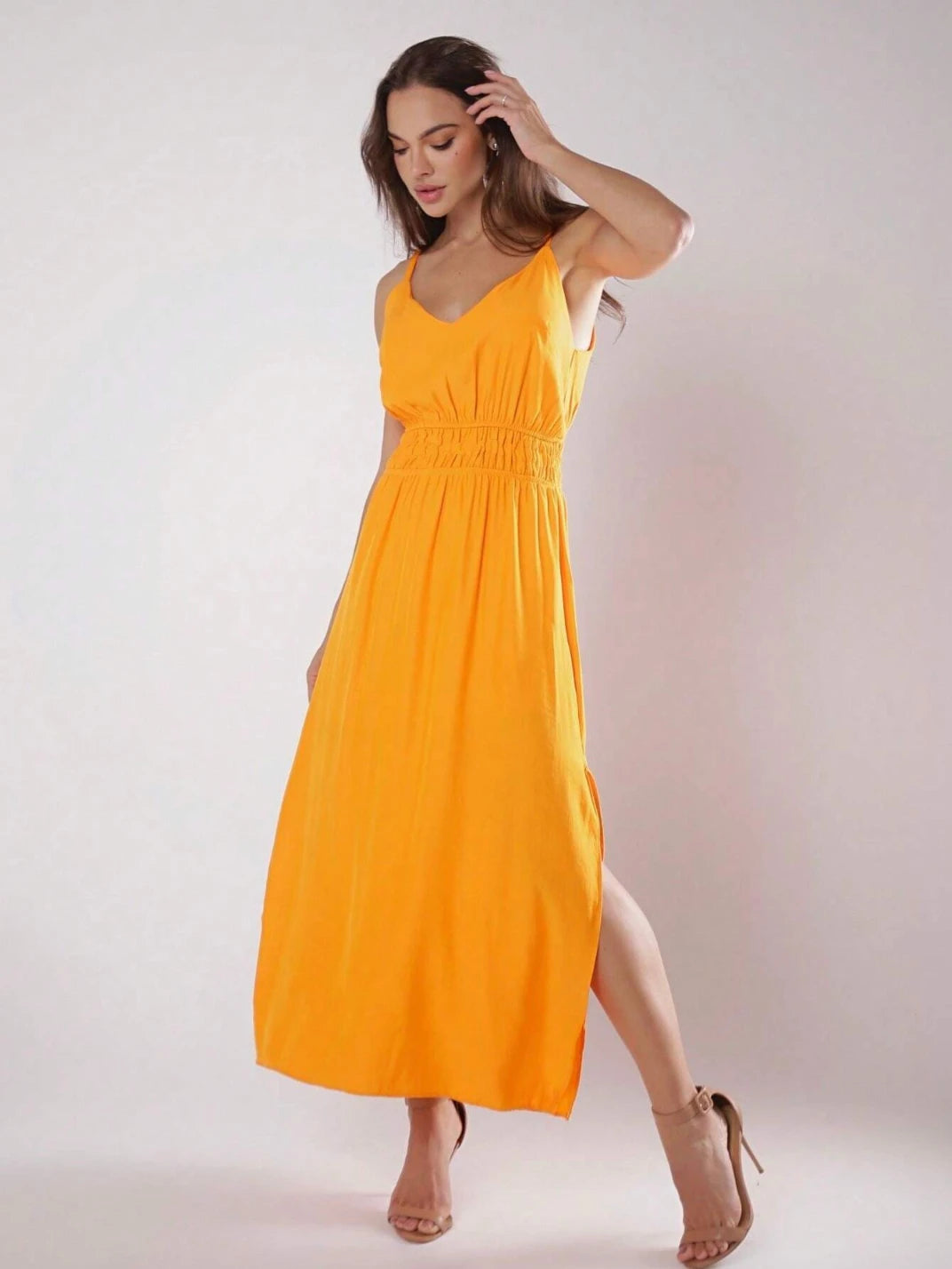 Vestido Longo Alcinha Fendas Laterais Laranja EstiloE - Vestido Feminino, Vestido Longo, Vestido Soltinho, Vestido Casual, Vestido Alcinha, Vestido com Fenda, Vestido Elegante, Vestido Laranja