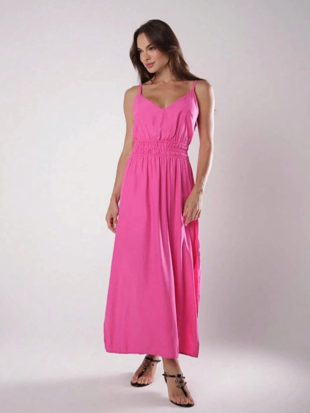 Vestido Longo Alcinha Fendas Laterais Pink EstiloE - Vestido Feminino, Vestido Longo, Vestido Soltinho, Vestido Casual, Vestido Alcinha, Vestido com Fenda, Vestido Elegante, Vestido Pink