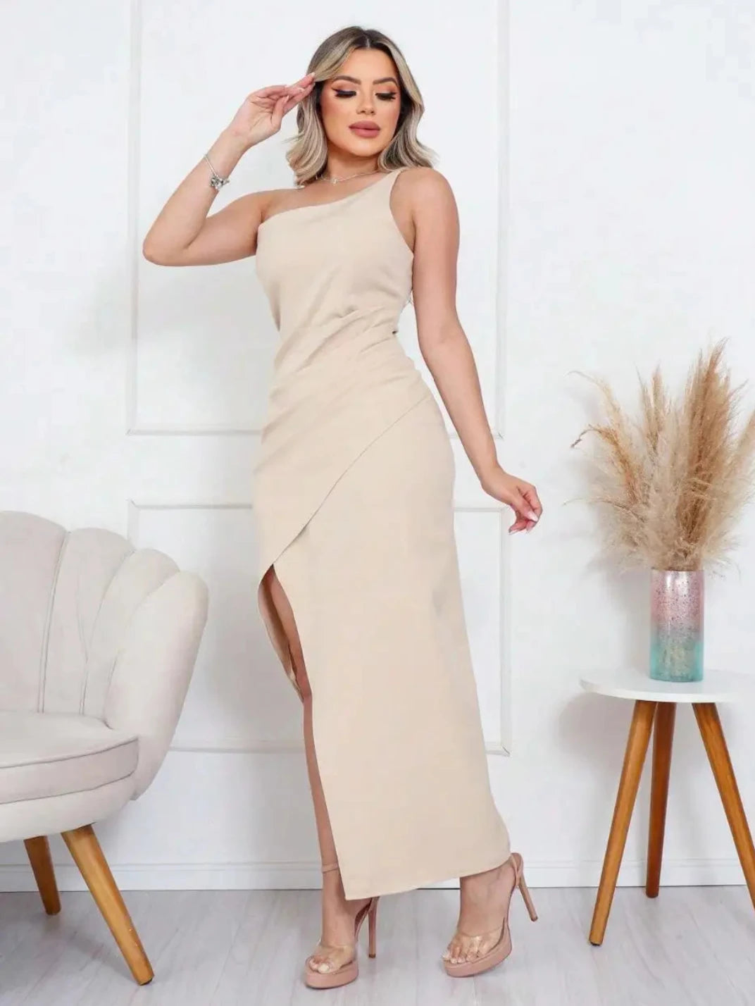 Vestido Longo com Fenda Transpassado Bege EstiloE, Vestido Longo, Vestido Casual, Vestido de Festa, Vestido um Ombro, Vestido com Fenda, Vestido Bege, Vestido Longo Bege, Vestido Caqui