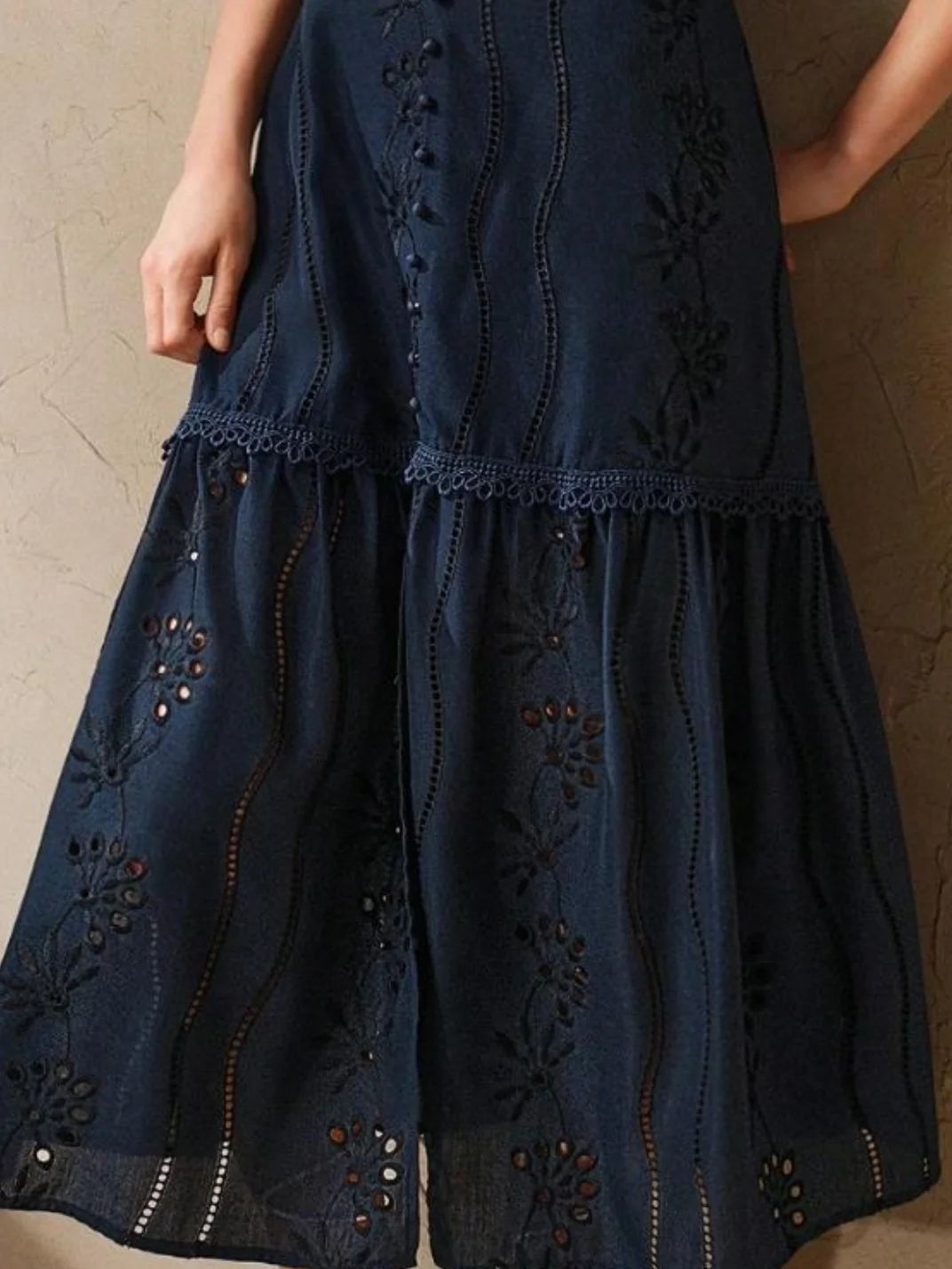 Vestido Longo Laise com Manga Marinho - EstiloE, Vestido Manga Bufante, Vestido Longo, Vestido Laise, Vestido Feminino, Vestido Casual, Vestido Boho, Vestido Azul Marinho, Vestido Marinho