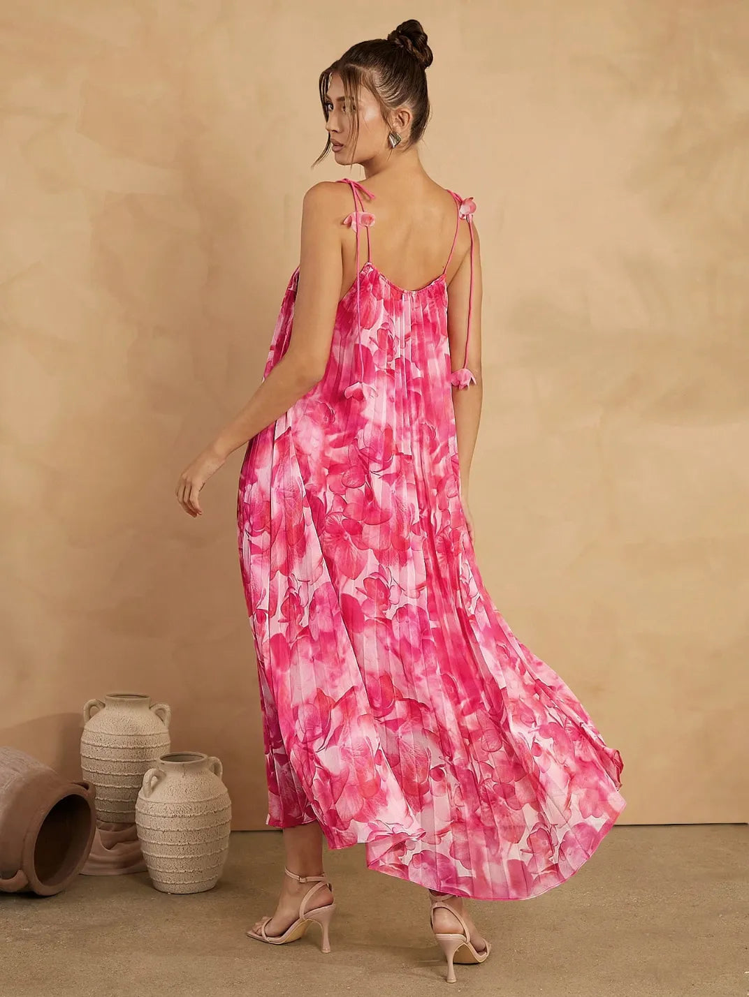 Vestido Longo Plissado Primavera Pink - EstiloE, Vestido Longo, Vestido Feminino, Vestido Casual, Vestido Elegante, Vestido Alcinha, Vestido Estampado, Vestido Floral, Vestido Fluído, Vestido Plissado