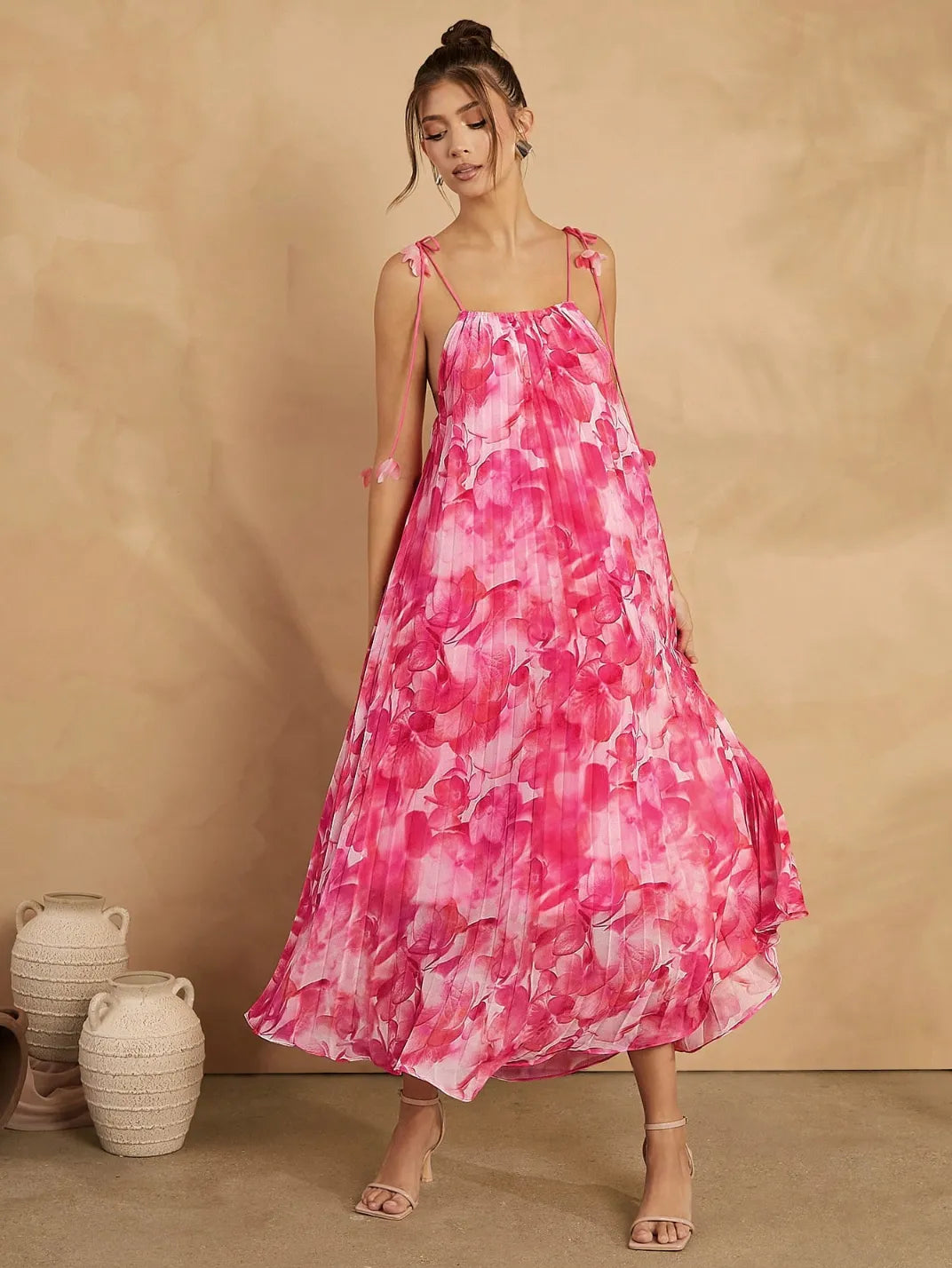 Vestido Longo Plissado Primavera Pink - EstiloE, Vestido Longo, Vestido Feminino, Vestido Casual, Vestido Elegante, Vestido Alcinha, Vestido Estampado, Vestido Floral, Vestido Fluído, Vestido Plissado