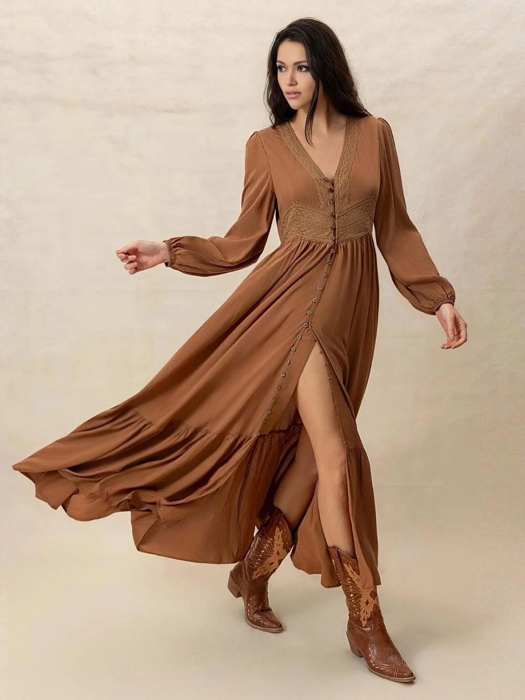 Vestido Longo com Renda Manga Longa Marrom - EstiloE, Vestido Manga Longa Bufante, Vestido Longo, Vestido Manga Longa, Vestido Boho, Vestido Elegante, Vestido Casual, Vestido de Viscose, Vestido Caramelo, Vestido Boho Chic, Vestido Marrom