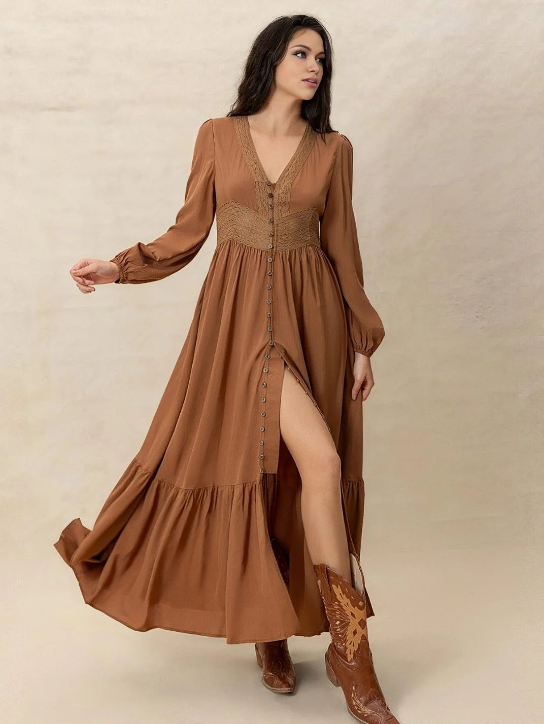Vestido Longo com Renda Manga Longa Marrom - EstiloE, Vestido Manga Longa Bufante, Vestido Longo, Vestido Manga Longa, Vestido Boho, Vestido Elegante, Vestido Casual, Vestido de Viscose, Vestido Caramelo, Vestido Boho Chic, Vestido Marrom