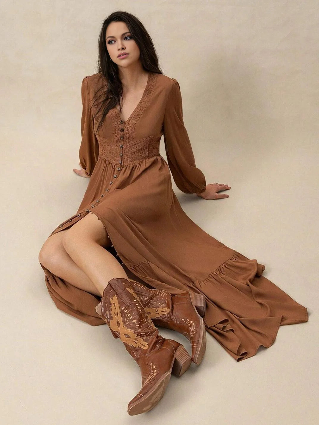 Vestido Longo com Renda Manga Longa Marrom - EstiloE, Vestido Manga Longa Bufante, Vestido Longo, Vestido Manga Longa, Vestido Boho, Vestido Elegante, Vestido Casual, Vestido de Viscose, Vestido Caramelo, Vestido Boho Chic, Vestido Marrom