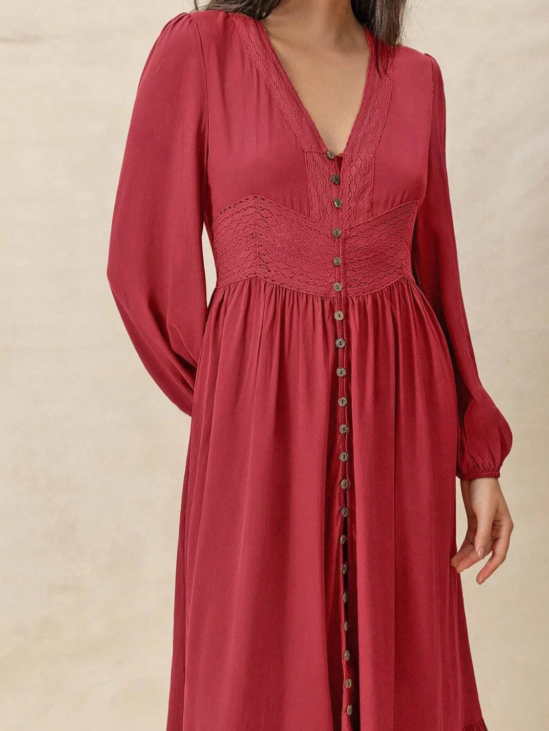 Vestido Longo com Renda Manga Longa Vermelho - EstiloE, Vestido Manga Longa Bufante, Vestido Longo, Vestido Manga Longa, Vestido Boho, Vestido Elegante, Vestido Casual, Vestido de Viscose, Vestido Boho Chic, Vestido Longo Vermelho, Vestido Vermelho, Vestido Manga longa Vermelho