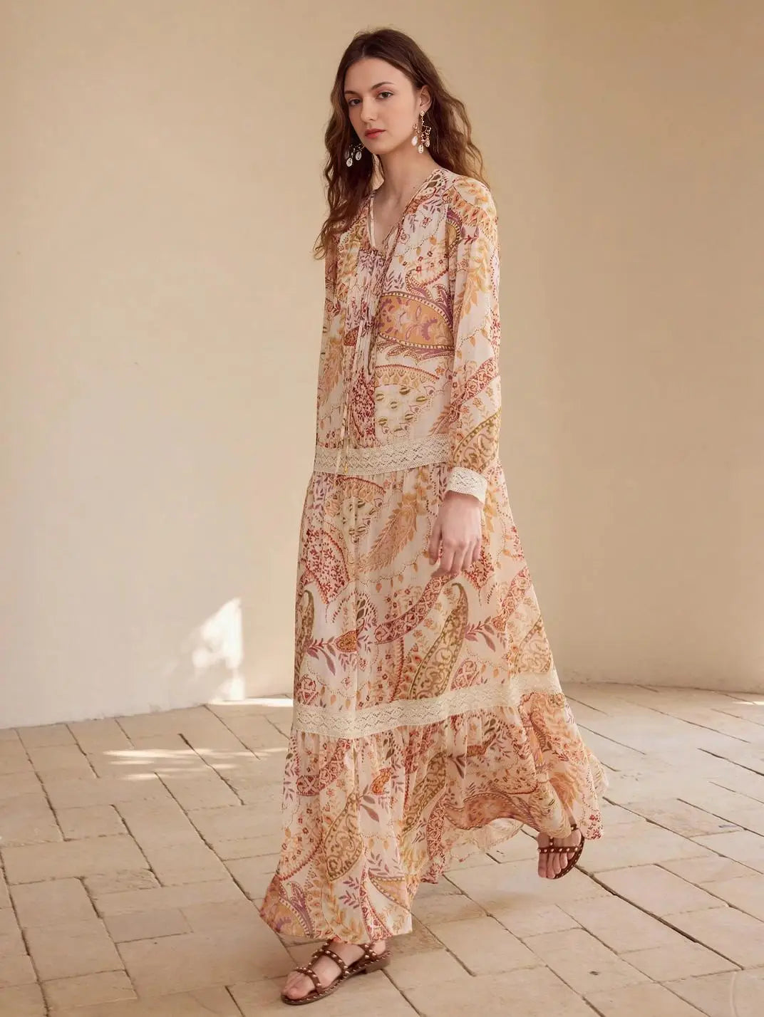 Vestido Maxi Manga Longa Paisley - EstiloE, Vestido Manga Longa, Vestido Longo, Vestido Manga Longa com Renda, Vestido Boho, Vestido Casual, Vestido Chiffon, Vestido Estampa Paislay, Vestido Boho Chic, Vestido Maxi