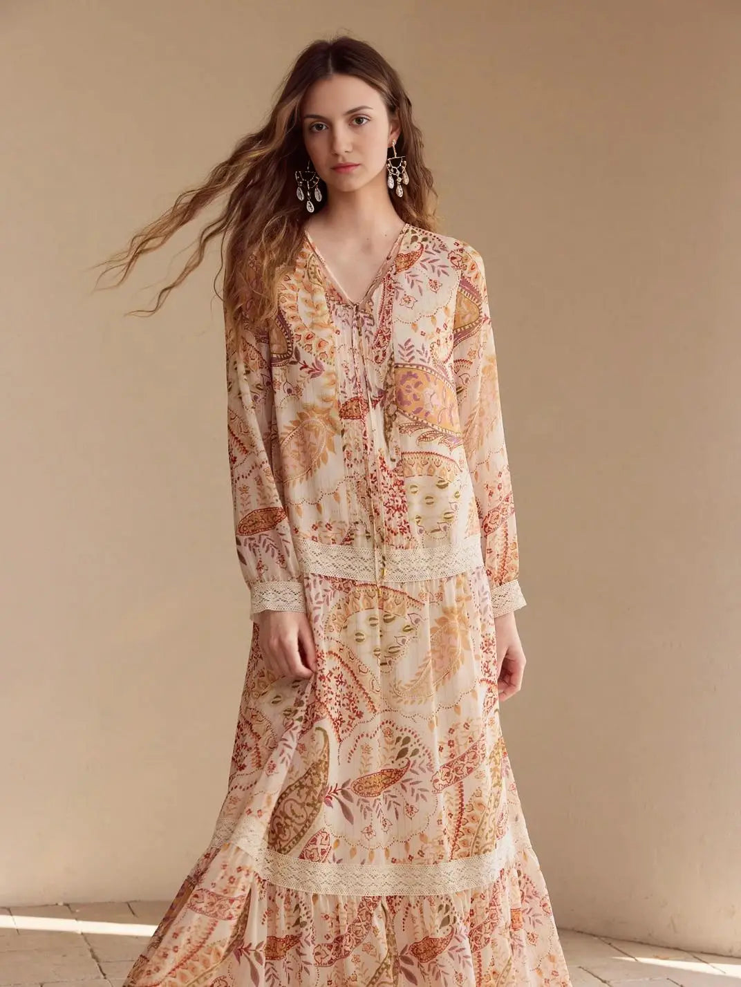 Vestido Maxi Manga Longa Paisley - EstiloE, Vestido Manga Longa, Vestido Longo, Vestido Manga Longa com Renda, Vestido Boho, Vestido Casual, Vestido Chiffon, Vestido Estampa Paislay, Vestido Boho Chic, Vestido Maxi