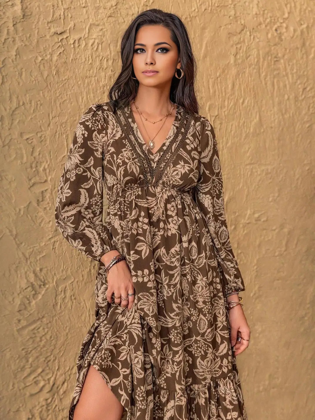 Vestido Midi Manga Longa Boho Floral Marrom - EstiloE, Vestido Manga Longa Bufante, Vestido Longo, Vestido Manga Longa, Vestido Boho, Vestido Elegante, Vestido Casual, Vestido Chiffon, Vestido Estampa Foral, Vestido Boho Chic