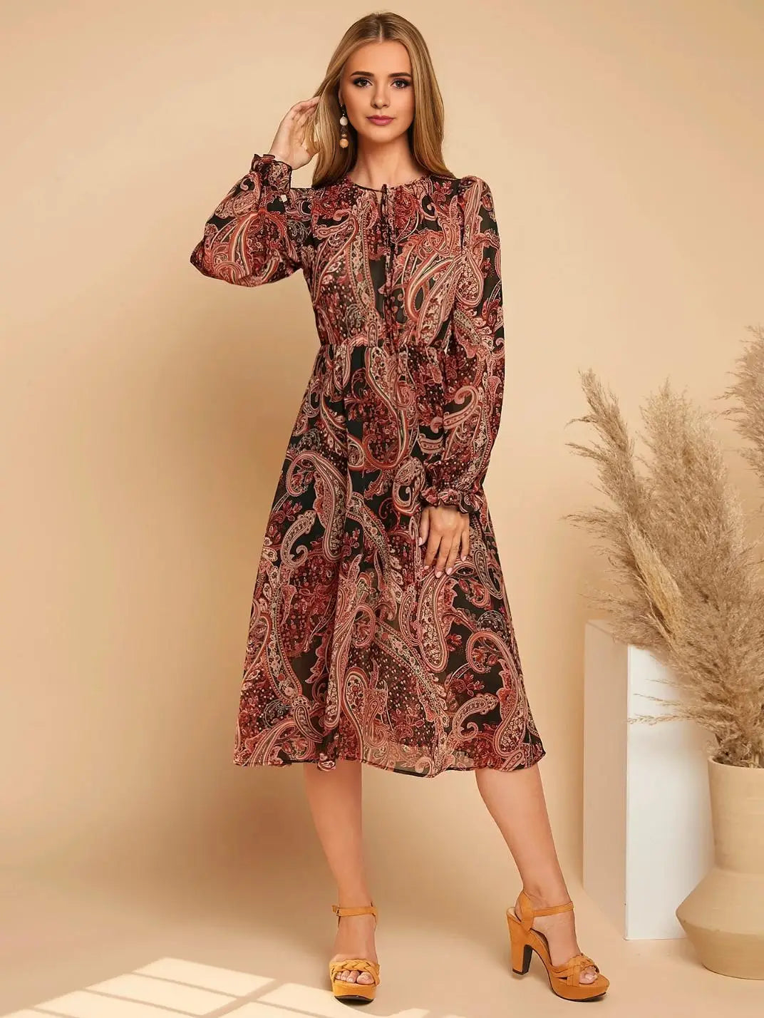 Vestido Midi Manga Longa Estampa Paisley - EstiloE, Vestido Manga Longa Bufante, Vestido Longo, Vestido Manga Longa, Vestido Boho, Vestido Elegante, Vestido Midi, Vestido Chiffon, Vestido Estampa Paislay