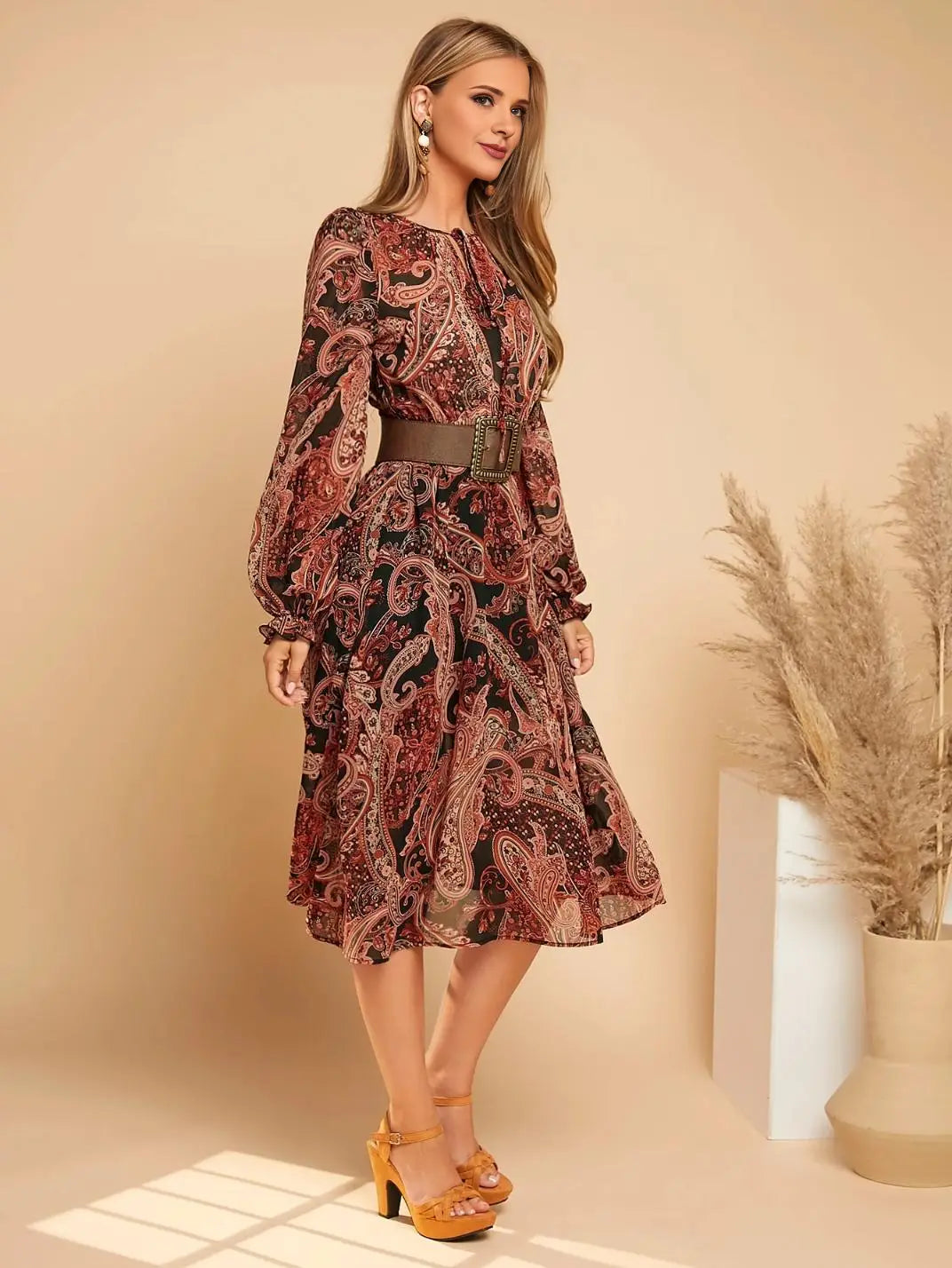 Vestido Midi Manga Longa Estampa Paisley - EstiloE, Vestido Manga Longa Bufante, Vestido Longo, Vestido Manga Longa, Vestido Boho, Vestido Elegante, Vestido Midi, Vestido Chiffon, Vestido Estampa Paislay