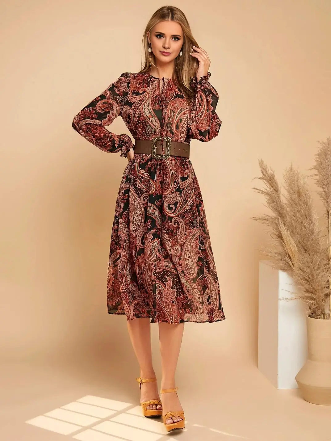 Vestido Midi Manga Longa Estampa Paisley - EstiloE, Vestido Manga Longa Bufante, Vestido Longo, Vestido Manga Longa, Vestido Boho, Vestido Elegante, Vestido Midi, Vestido Chiffon, Vestido Estampa Paislay