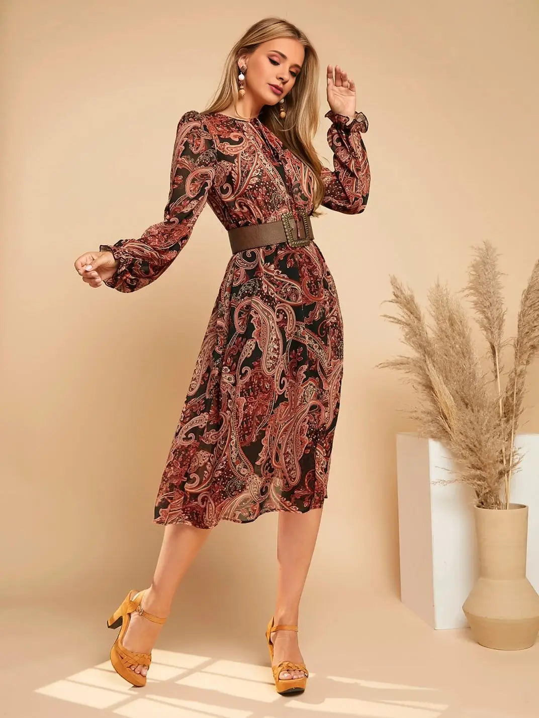Vestido Midi Manga Longa Estampa Paisley - EstiloE, Vestido Manga Longa Bufante, Vestido Longo, Vestido Manga Longa, Vestido Boho, Vestido Elegante, Vestido Midi, Vestido Chiffon, Vestido Estampa Paislay